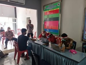 Polres dan Dinas Kesehatan TuBaBa Gelar Vaksinasi Merdeka