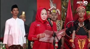 Bupati TuBa, Bunda Winarti Bacakan Teks Pancasila di HUT PDI Perjuangan ke 49