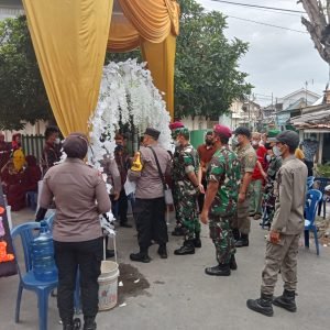 Bersama Satgas Covid 19, Kopda Eka Imbau Masyarakat Patuhi Prokes