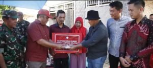 Bupati Lampung Selatan H. Nanang Ermanto Salurkan Bantuan Bedah Rumah