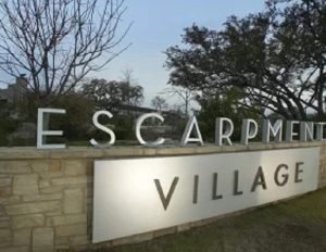 Escarpment Village: Pusat Belanja Hijau yang Menawan di Austin, TX