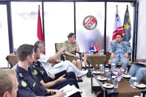 Laksdya TNI Dr. Irvansyah, S.H., M.Tr.Opsla Terima Kunjungan Kehormatan Commander Indo-Pacific Endeavour 2025