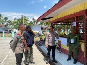 Pastikan Keamanan PSU, Pamatwil Didampingi Kapolres Keerom Lakukan Pengecekan ke Sejumlah TPS