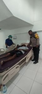 Peduli Warga, Bhabinkamtibmas Polres Keerom Dampingi ODGJ ke Rumah Sakit Jiwa