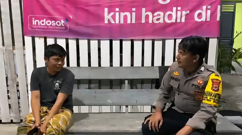 Bhabinkamtibmas Kampung Wulukubun Gelar Siskamling Bersama Warga, Wujudkan Lingkungan Aman dan Kondusif